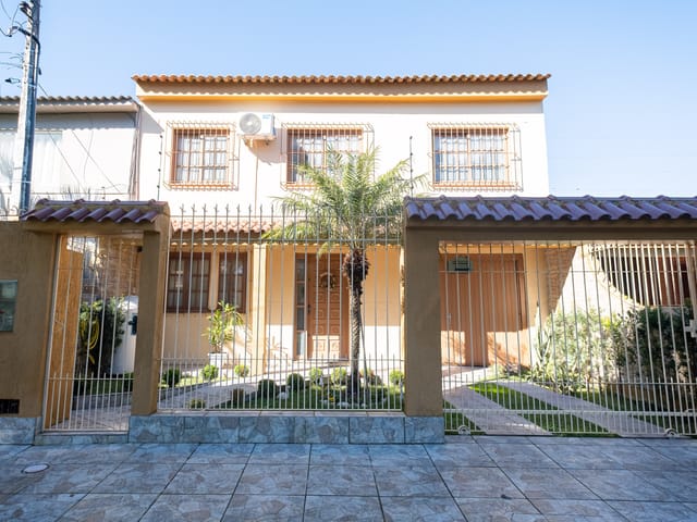 Casa 4 quartos e 2 banheiros, à venda, no bairro São Gonçalo em Pelotas