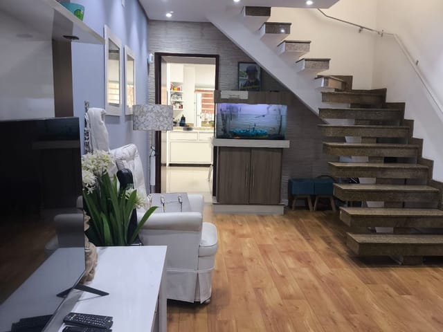 Foto do Sobrado - ** SOBRADO GRANDE PARA LOCAÇÃO 3 DORMITÓRIOS E 2 VAGAS - Para Mais Informações Corretor Alex Camargo (11) 94009-6980 !!! ** | Rocha Marqueze Imóveis