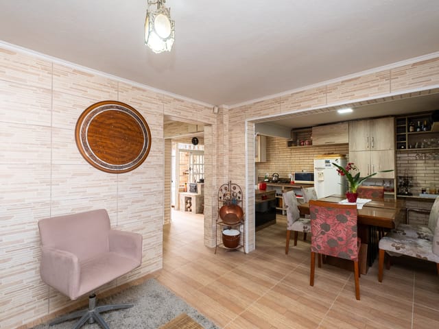 Casa com 234m² 3 quartos e 3 banheiros, à venda, no bairro Laranjal em Pelotas