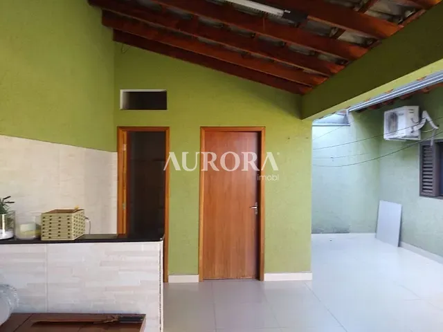 Sobrado com 250m² 3 quartos e 3 banheiros, à venda, no bairro Coroados em Londrina