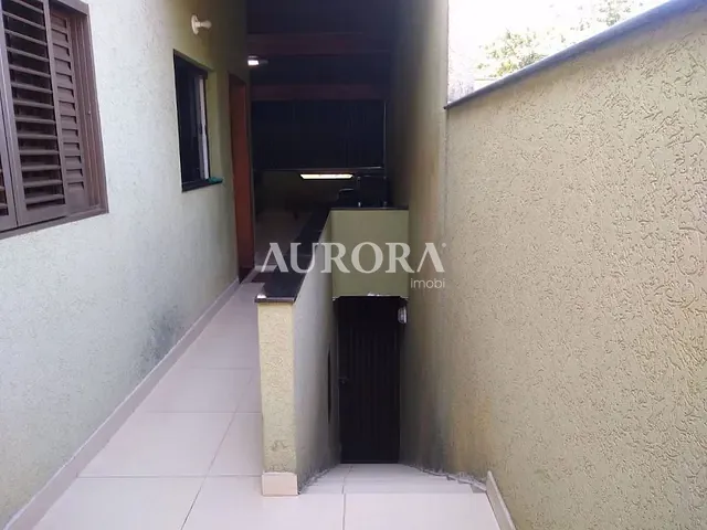 Sobrado com 250m² 3 quartos e 3 banheiros, à venda, no bairro Coroados em Londrina