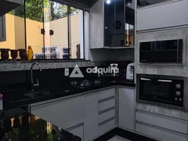 Sobrado 3 quartos e 3 banheiros, à venda, no bairro Oficinas em Ponta Grossa