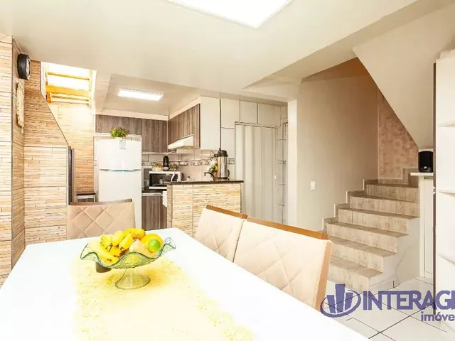 Sobrado com 76m² 3 quartos e 2 banheiros, à venda, no bairro Pinheirinho em Curitiba