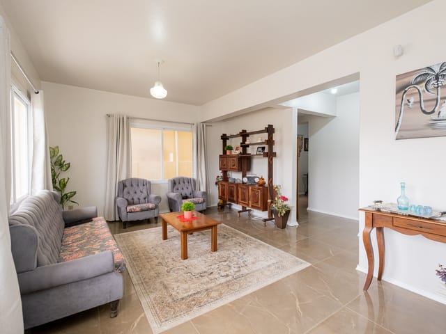 Casa com 355m² 3 quartos e 3 banheiros, à venda, no bairro Laranjal em Pelotas