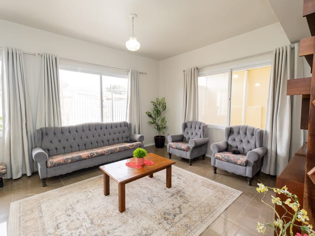 Casa com 355m² 3 quartos e 3 banheiros, à venda, no bairro Laranjal em Pelotas