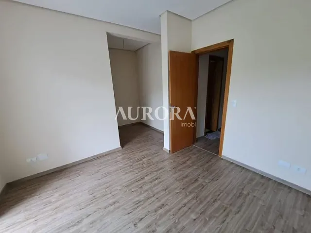 Sobrado com 133m² 3 quartos e 3 banheiros, à venda, no bairro Sabará em Londrina