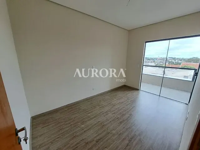 Sobrado com 133m² 3 quartos e 3 banheiros, à venda, no bairro Sabará em Londrina