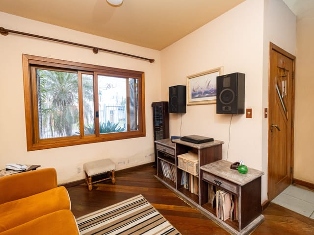 Casa com 300m² 3 quartos e 1 banheiro, à venda, no bairro Três Vendas em Pelotas