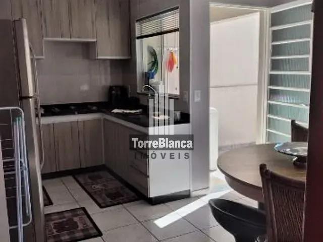 Sobrado com 103m² 2 quartos e 1 banheiro, à venda, no bairro Uvaranas em Ponta Grossa