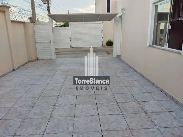 Sobrado com 103m² 2 quartos e 1 banheiro, à venda, no bairro Uvaranas em Ponta Grossa
