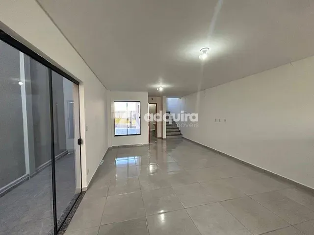 Sobrado 3 quartos e 3 banheiros, à venda, no bairro Cará-cará em Ponta Grossa