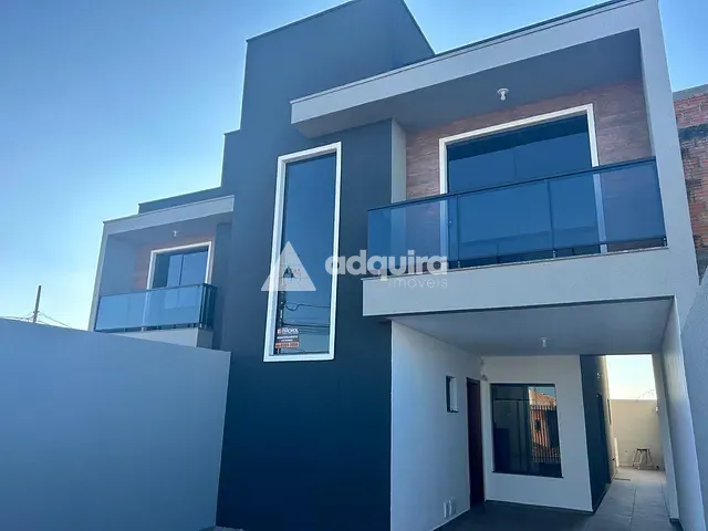 Sobrado 3 quartos e 3 banheiros, à venda, no bairro Cará-cará em Ponta Grossa