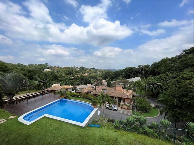 Sobrado com 1249m² 4 quartos e 6 banheiros, à venda ou para alugar, no bairro Pousada dos Bandeirantes em Carapicuíba