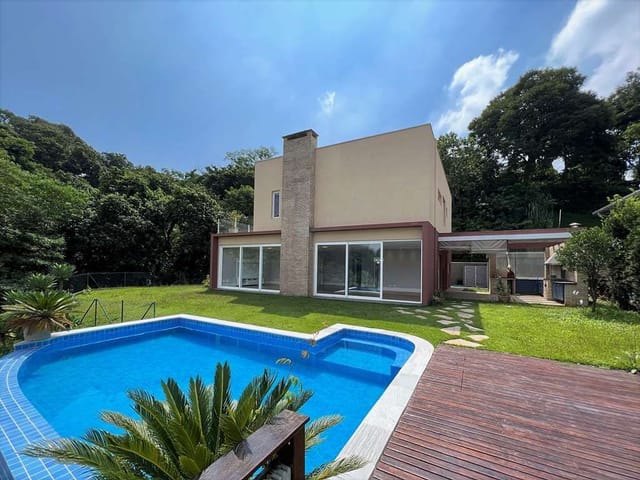 Sobrado com 1249m² 4 quartos e 6 banheiros, à venda ou para alugar, no bairro Pousada dos Bandeirantes em Carapicuíba