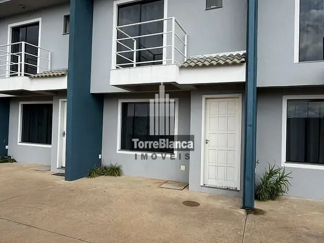 Sobrado com 53m² 2 quartos e 2 banheiros, à venda, no bairro Uvaranas em Ponta Grossa