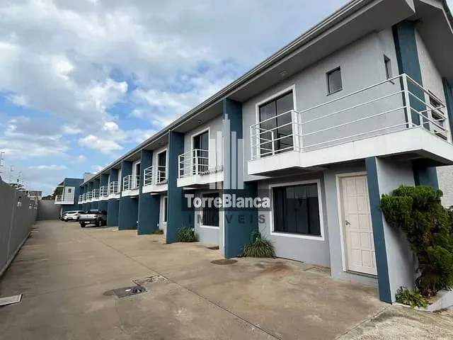 Sobrado com 53m² 2 quartos e 2 banheiros, à venda, no bairro Uvaranas em Ponta Grossa