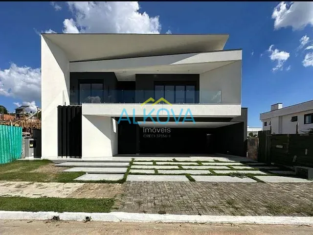 Sobrado com 450m² 5 quartos e 6 banheiros, à venda, no bairro Jardim do Golf 3 em São José dos Campos