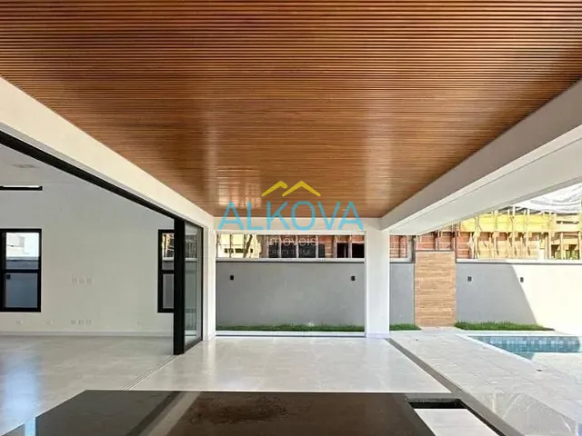 Sobrado com 450m² 5 quartos e 6 banheiros, à venda, no bairro Jardim do Golf 3 em São José dos Campos