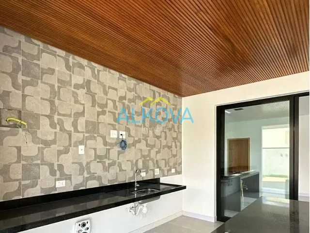 Sobrado com 450m² 5 quartos e 6 banheiros, à venda, no bairro Jardim do Golf 3 em São José dos Campos