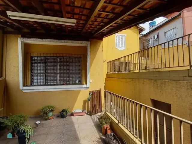 Sobrado com 207m² 3 quartos e 2 banheiros, à venda, no bairro Vila Serralheiro em São Paulo