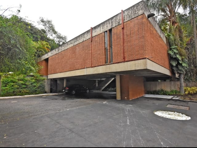 Sobrado com 3100m² 5 quartos e 5 banheiros, à venda, no bairro Cidade Jardim em São Paulo