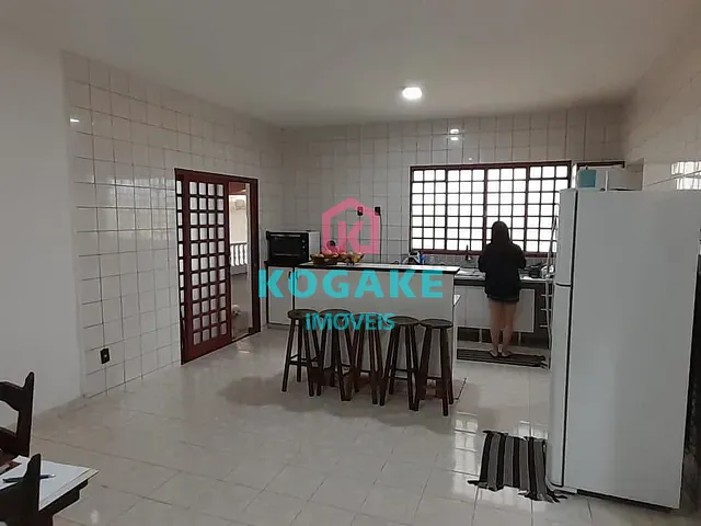 Sobrado com 625m² 6 quartos e 4 banheiros, à venda, no bairro Eugênio de Melo em São José dos Campos