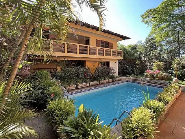 Sobrado com 847m² 4 quartos e 3 banheiros, à venda, no bairro São Paulo II em Cotia