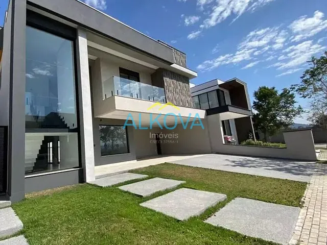Sobrado com 450m² 5 quartos e 6 banheiros, à venda, no bairro Condomínio Residencial Monte Carlo em São José dos Campos