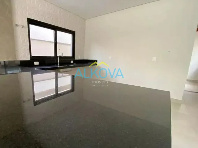 Sobrado com 450m² 5 quartos e 6 banheiros, à venda, no bairro Condomínio Residencial Monte Carlo em São José dos Campos