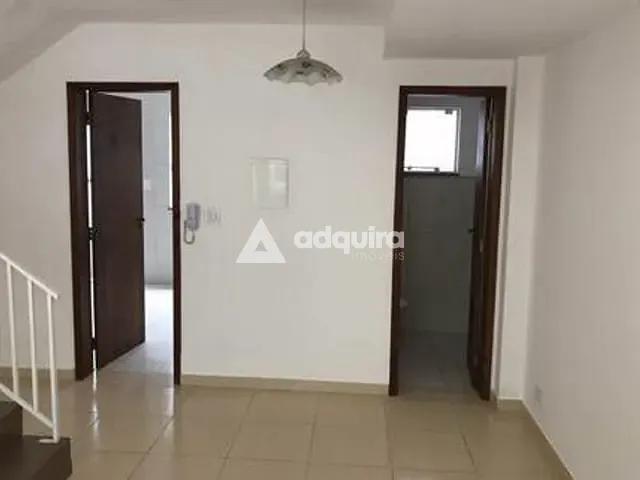 Sobrado com 87m² 3 quartos e 2 banheiros, à venda, no bairro Jardim Carvalho em Ponta Grossa