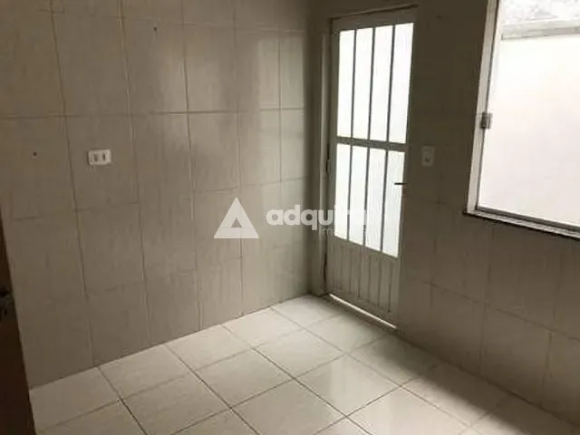 Sobrado com 87m² 3 quartos e 2 banheiros, à venda, no bairro Jardim Carvalho em Ponta Grossa