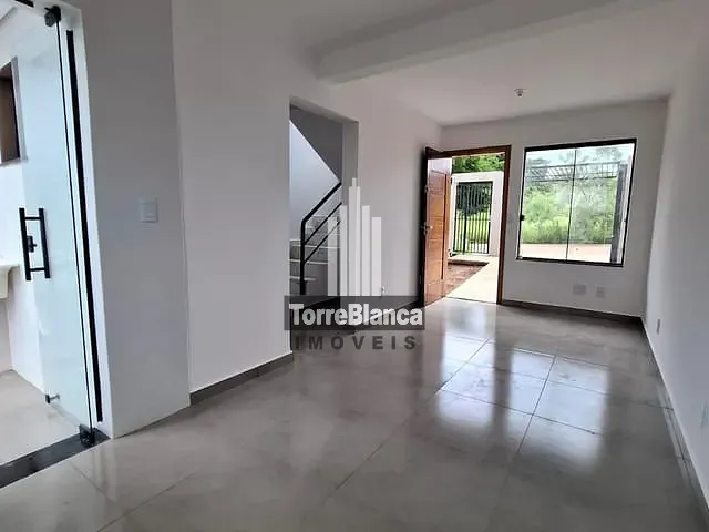 Sobrado 2 quartos e 2 banheiros, à venda, no bairro Olarias em Ponta Grossa