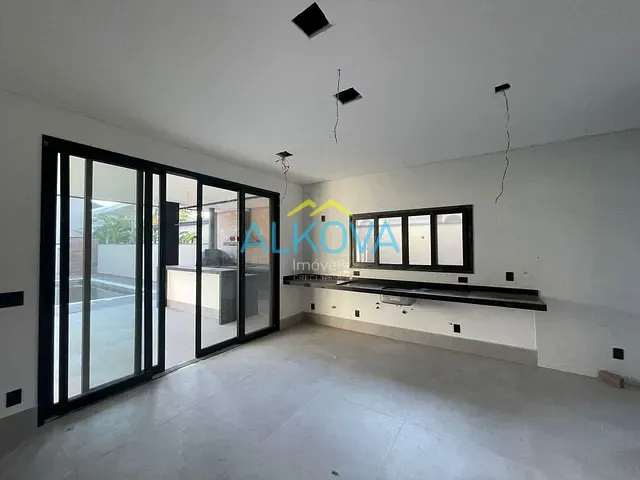 Sobrado com 586m² 4 quartos e 7 banheiros, à venda, no bairro Urbanova em São José dos Campos