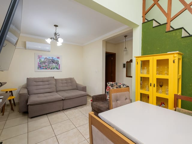 Casa com 420m² 2 quartos e 1 banheiro, à venda, no bairro Laranjal em Pelotas