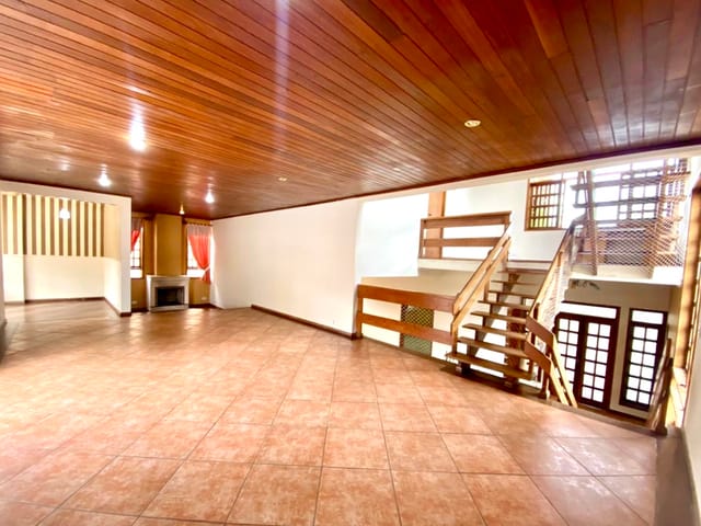 Foto do Sobrado - Sobrado à venda 4 Quartos, 2 Suites, 6 Vagas, 560M², Jardim do Golf I, Jandira - SP | Collina Imóveis