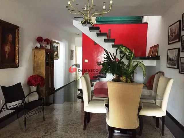 Sobrado com 175m² 3 quartos e 4 banheiros, à venda, no bairro Olímpico em São Caetano do Sul