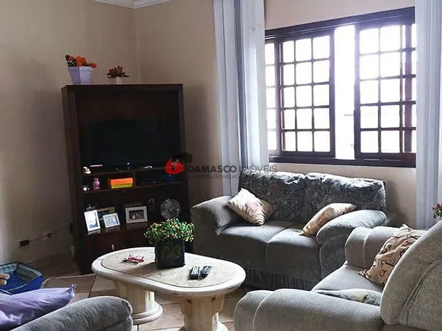 Sobrado com 239m² 3 quartos e 1 banheiro, à venda, no bairro Osvaldo Cruz em São Caetano do Sul