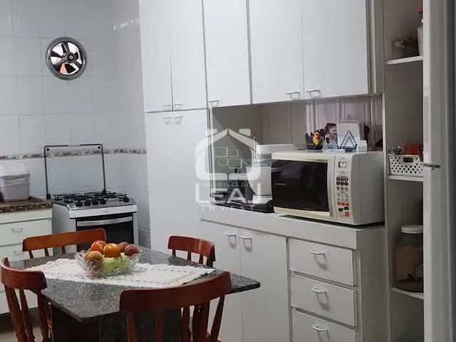 Sobrado com 300m² 3 quartos e 3 banheiros, à venda, no bairro Parque Maria Helena em São Paulo