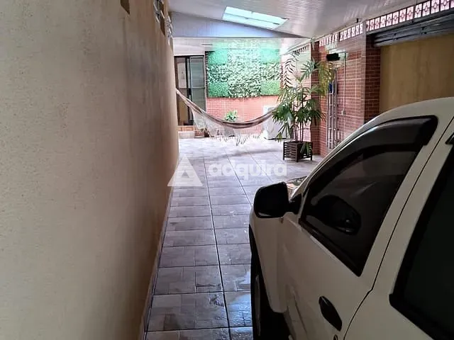 Sobrado com 338m² 3 quartos e 3 banheiros, à venda, no bairro Uvaranas em Ponta Grossa