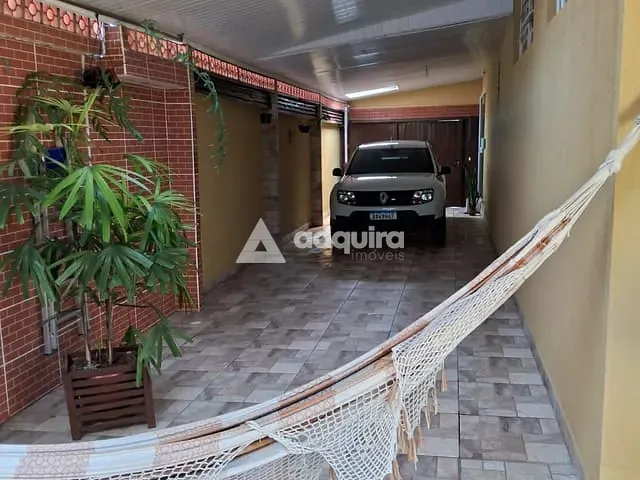 Sobrado com 338m² 3 quartos e 3 banheiros, à venda, no bairro Uvaranas em Ponta Grossa