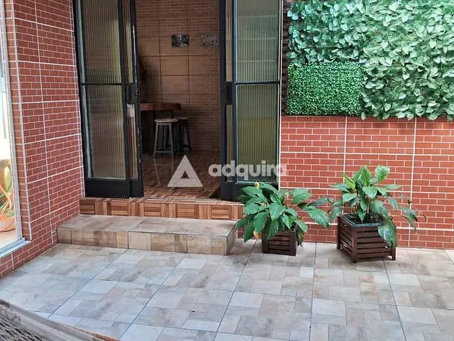 Sobrado com 338m² 3 quartos e 3 banheiros, à venda, no bairro Uvaranas em Ponta Grossa