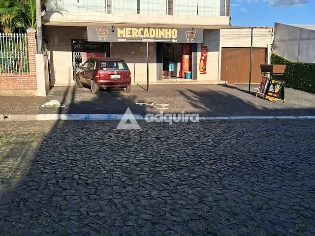 Sobrado com 338m² 3 quartos e 3 banheiros, à venda, no bairro Uvaranas em Ponta Grossa