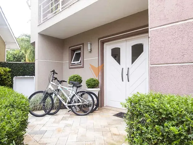 Sobrado com 510m² 4 quartos e 6 banheiros, à venda, no bairro São Paulo II em Cotia