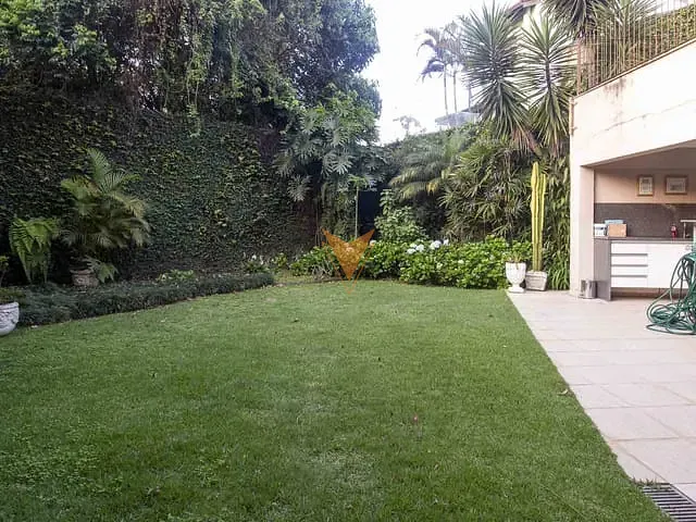 Sobrado com 510m² 4 quartos e 6 banheiros, à venda, no bairro São Paulo II em Cotia