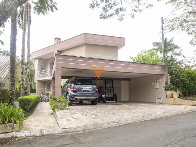Sobrado com 510m² 4 quartos e 6 banheiros, à venda, no bairro São Paulo II em Cotia