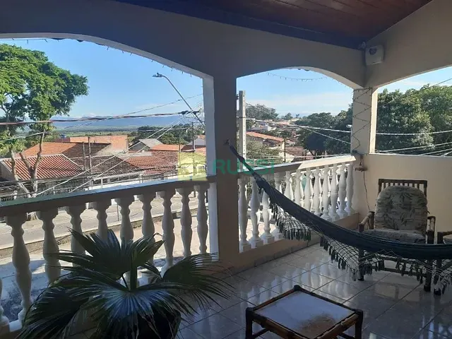 Sobrado com 150m² 3 quartos e 3 banheiros, à venda, no bairro Vila Tesouro em São José dos Campos