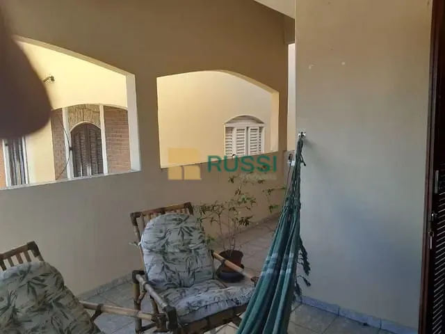 Sobrado com 150m² 3 quartos e 3 banheiros, à venda, no bairro Vila Tesouro em São José dos Campos