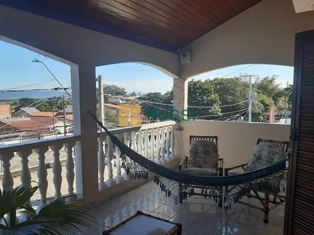 Sobrado com 150m² 3 quartos e 3 banheiros, à venda, no bairro Vila Tesouro em São José dos Campos