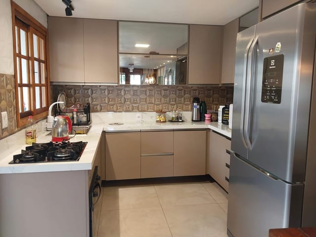 Casa com 213m² 4 quartos e 2 banheiros, à venda, no bairro São Gonçalo em Pelotas