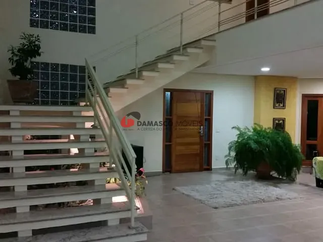 Sobrado com 750m², à venda, no bairro Alphaville Graciosa em Pinhais